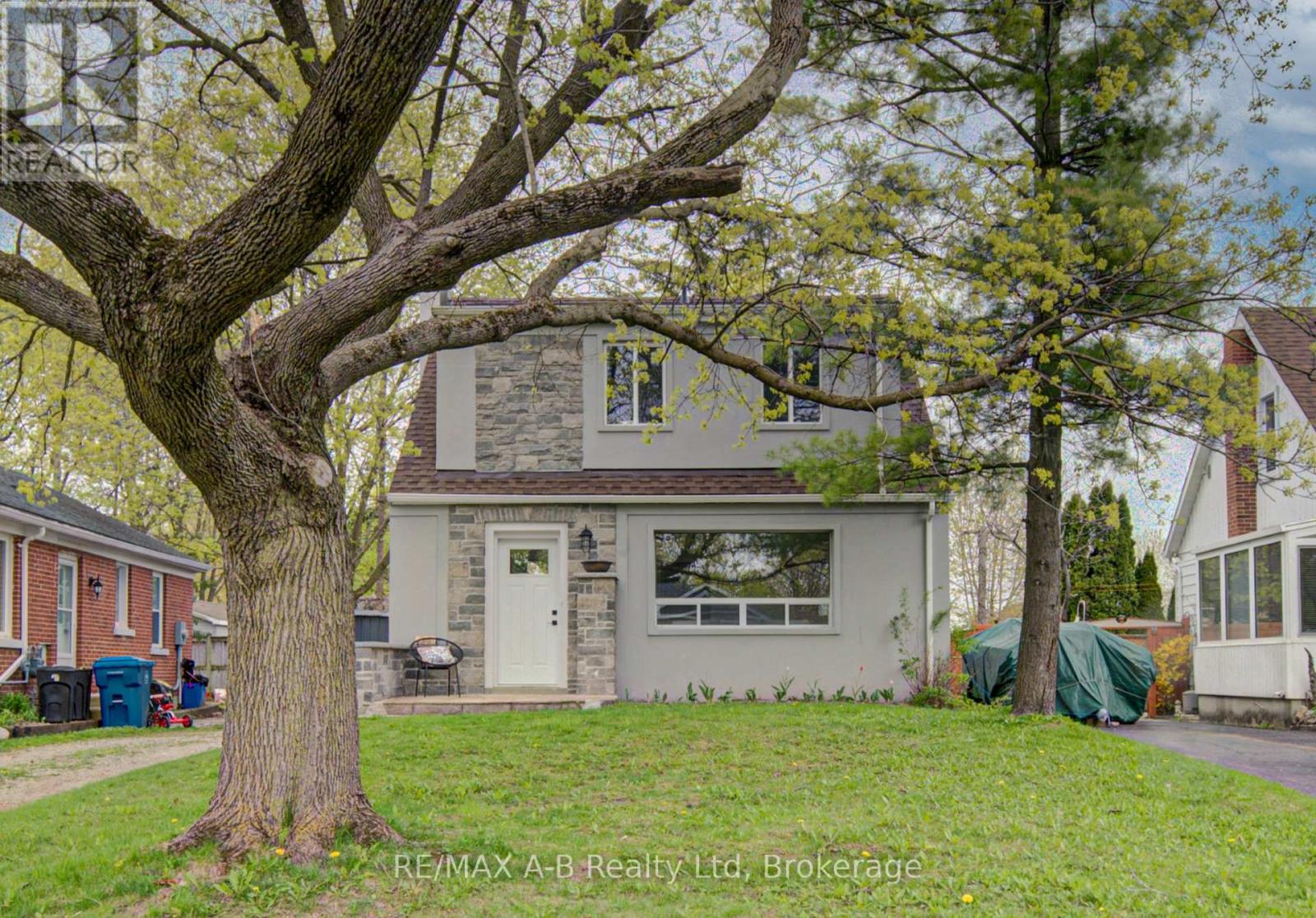 34 Somerset Street, Stratford, Ontario  N5A 6K1 - Photo 2 - X13094790
