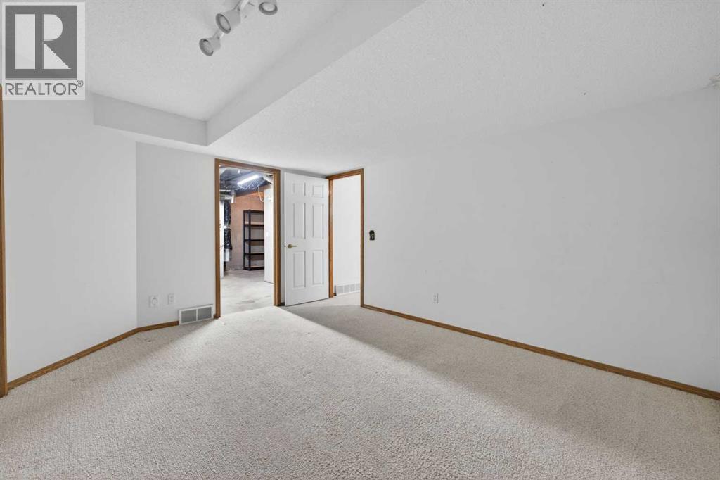 35 Douglasview Park Se, Calgary, Alberta  T2Z 2R9 - Photo 36 - A2306385