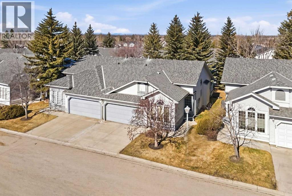 35 Douglasview Park Se, Calgary, Alberta  T2Z 2R9 - Photo 1 - A2306385