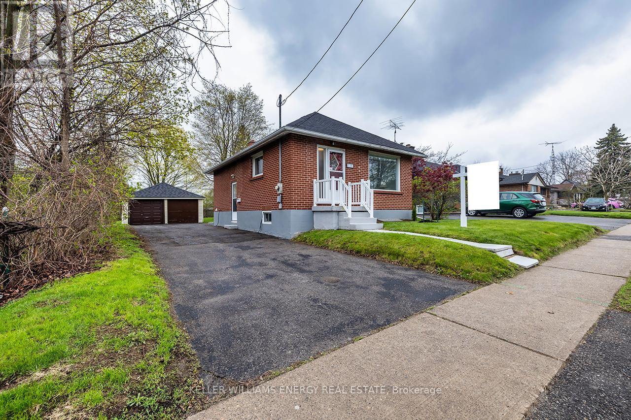 739 King Street W, Oshawa, Ontario L1J 2L2 - Photo 2 - E13094792