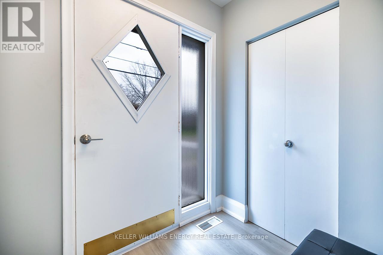 739 King Street W, Oshawa, Ontario L1J 2L2 - Photo 4 - E13094792