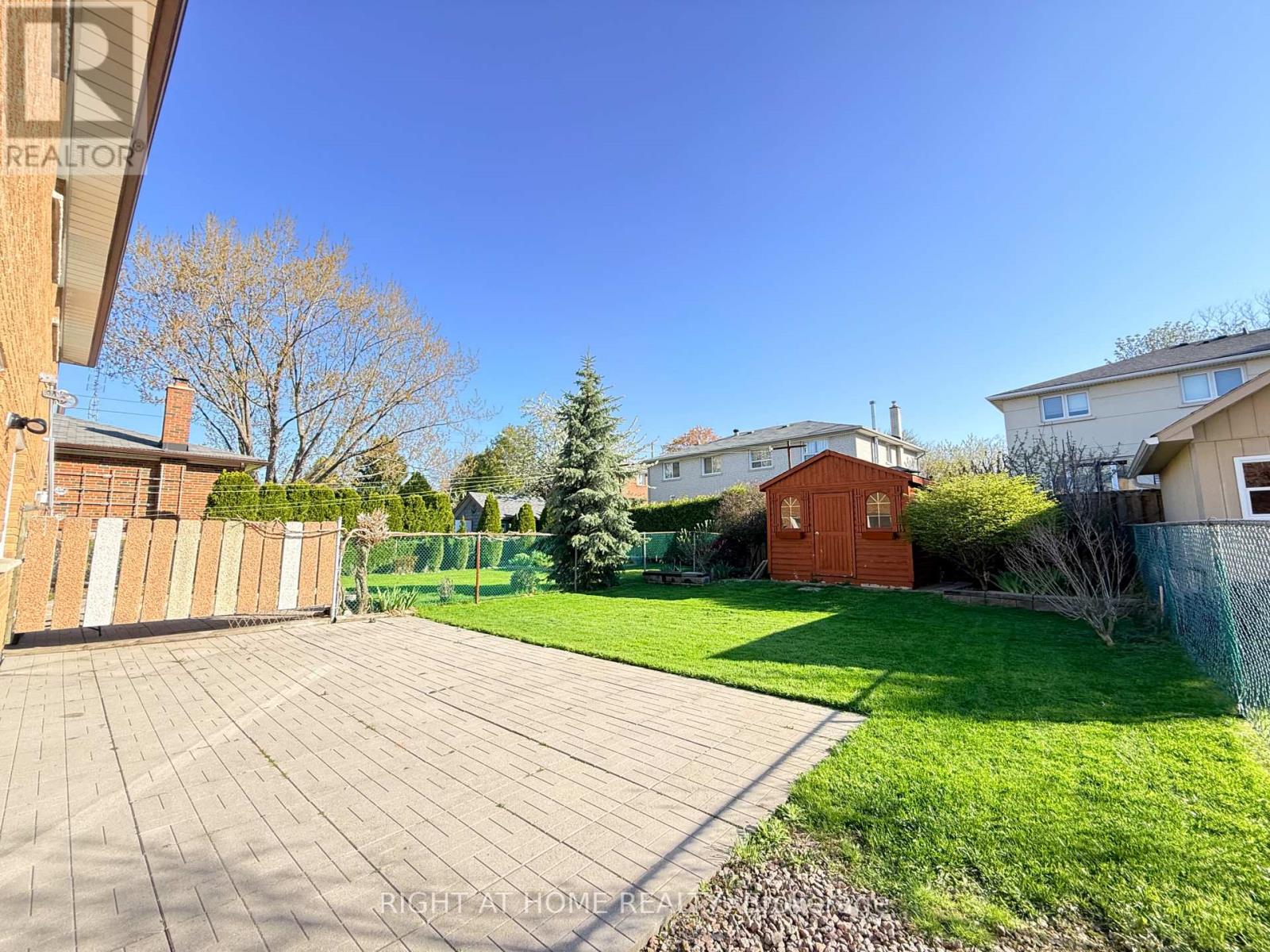3631 Molly Avenue, Mississauga, Ontario  L5A 3G5 - Photo 11 - W12993936