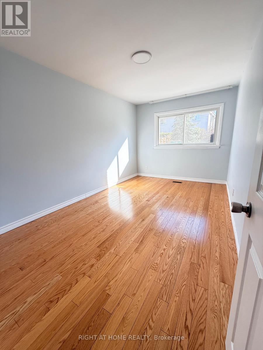 3631 Molly Avenue, Mississauga, Ontario  L5A 3G5 - Photo 8 - W12993936
