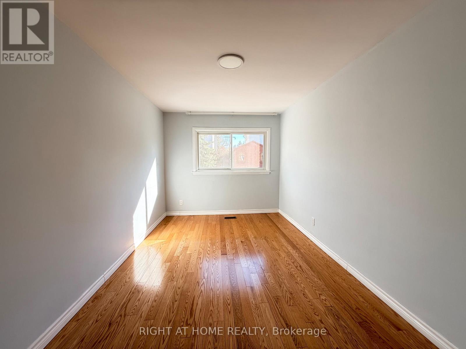 3631 Molly Avenue, Mississauga, Ontario  L5A 3G5 - Photo 6 - W12993936