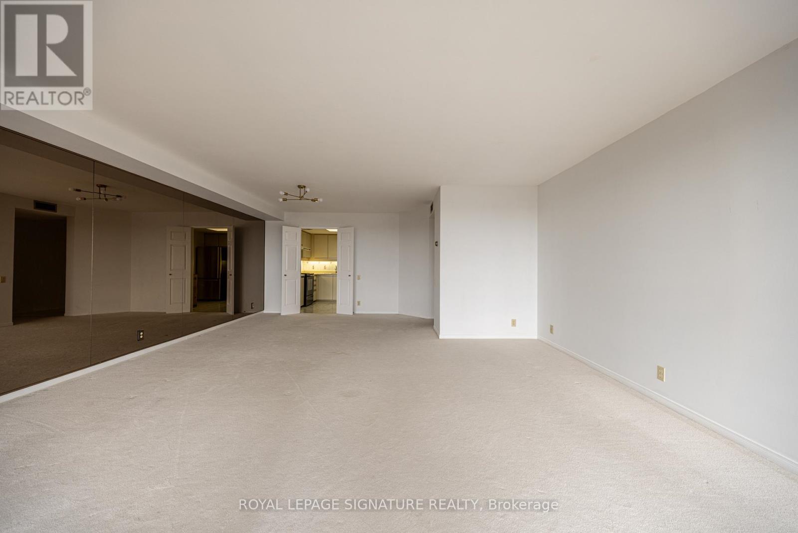 2004 - 3 Concorde Place, Toronto, Ontario  M3C 3K7 - Photo 2 - C13094808