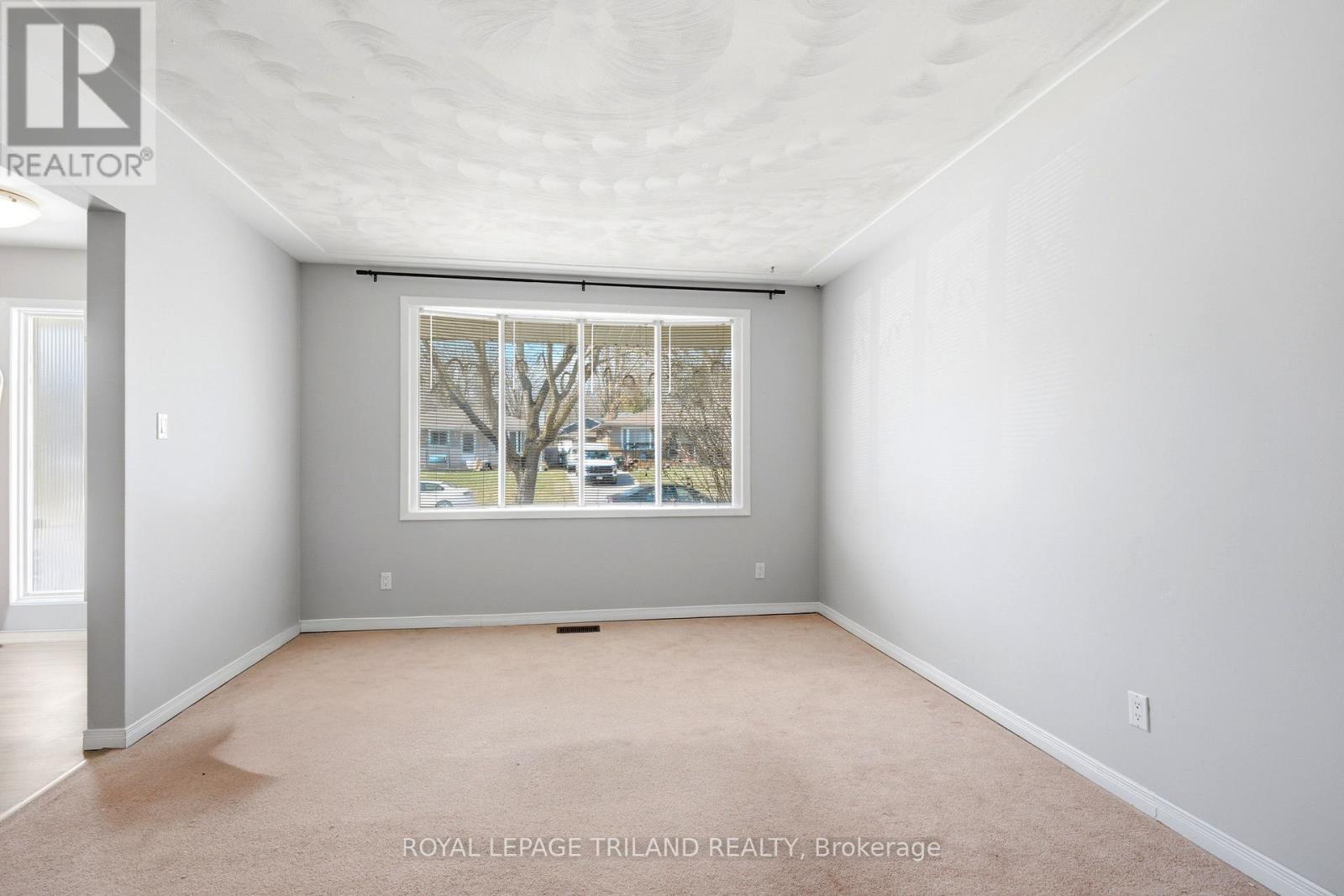 A - 195B CEDARVALE CRESCENT, Waterloo, Ontario