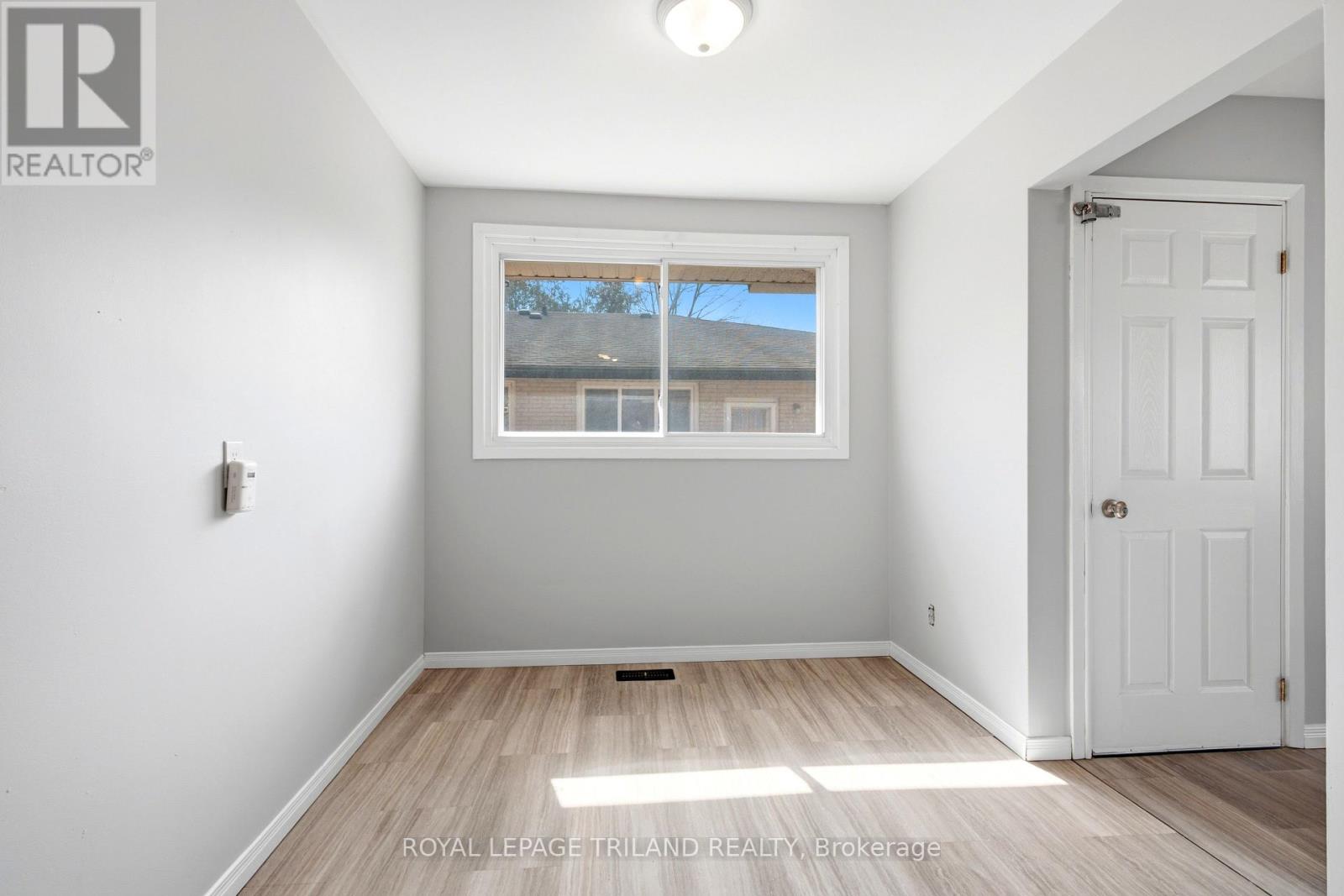 A - 195b Cedarvale Crescent, Waterloo, Ontario  N2L 4T3 - Photo 6 - X13094846