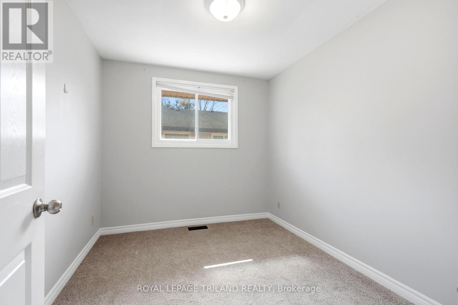 A - 195b Cedarvale Crescent, Waterloo, Ontario  N2L 4T3 - Photo 9 - X13094846