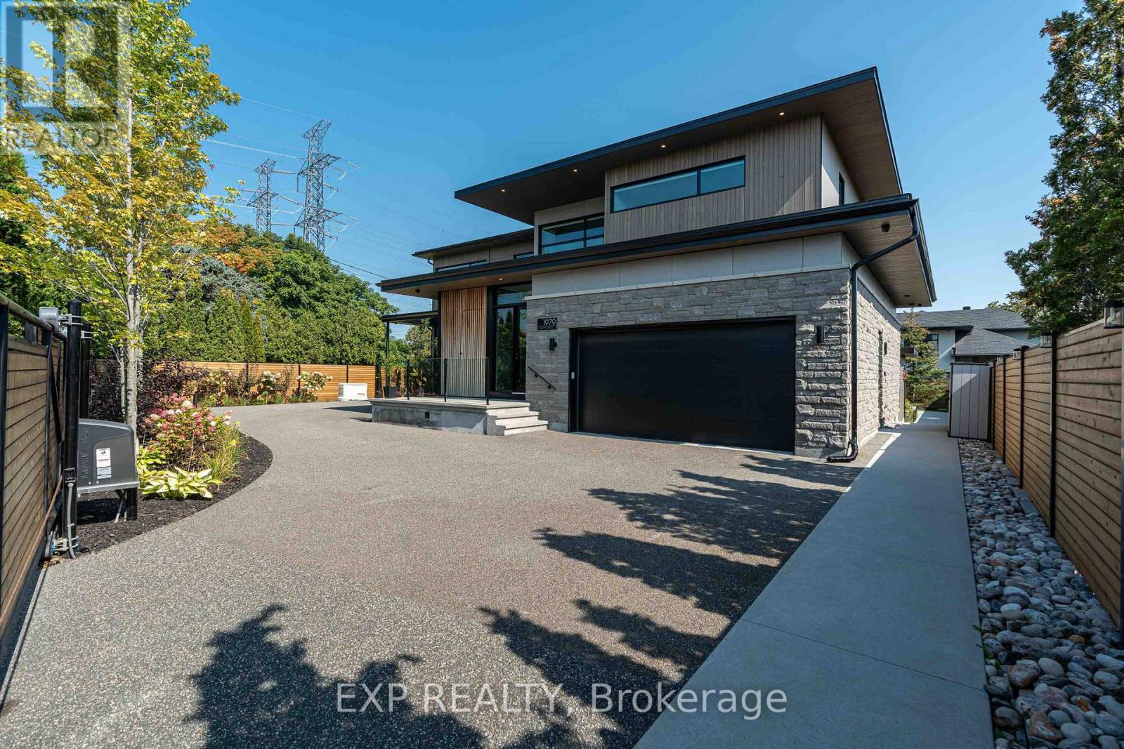 1979 PRINCE OF WALES DRIVE, Ottawa, Ontario