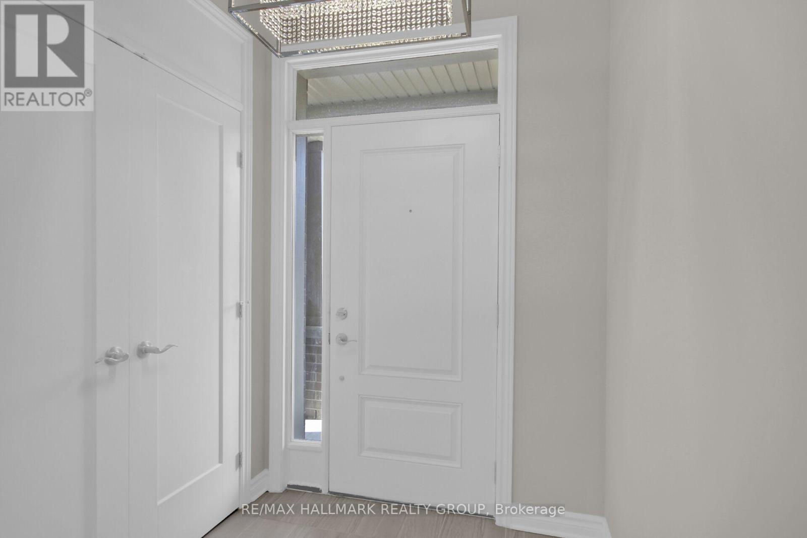506 Muscari Street, Ottawa, Ontario  K1T 0S3 - Photo 4 - X13094746