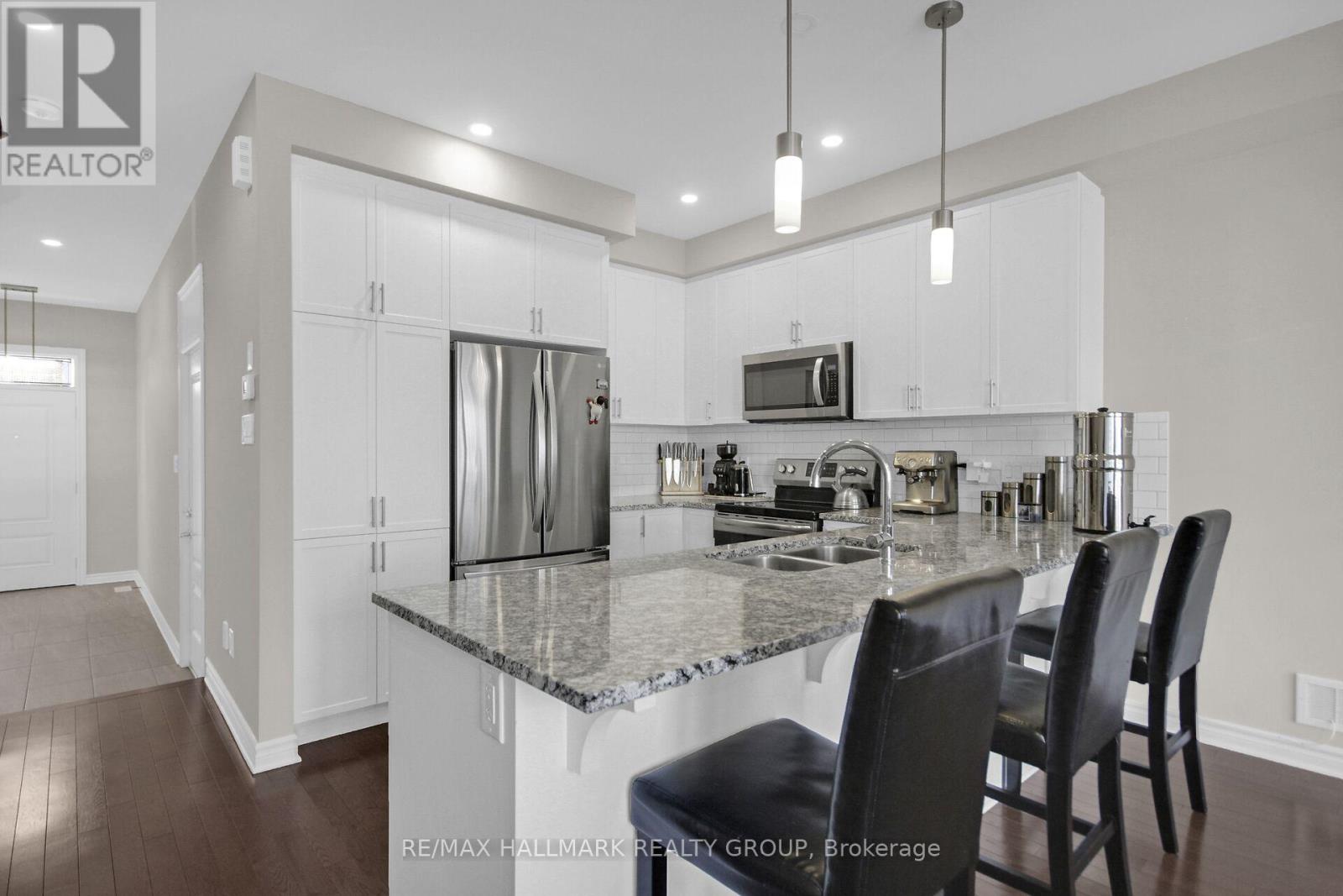 506 Muscari Street, Ottawa, Ontario  K1T 0S3 - Photo 7 - X13094746