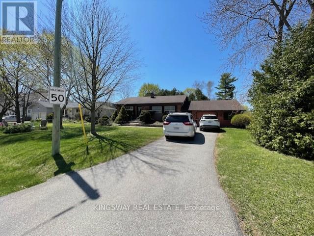 478 Wedgewood Drive, Oakville, Ontario  L6J 4S7 - Photo 4 - W13094728