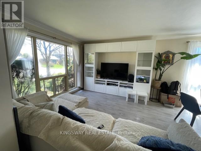 478 Wedgewood Drive, Oakville, Ontario  L6J 4S7 - Photo 5 - W13094728