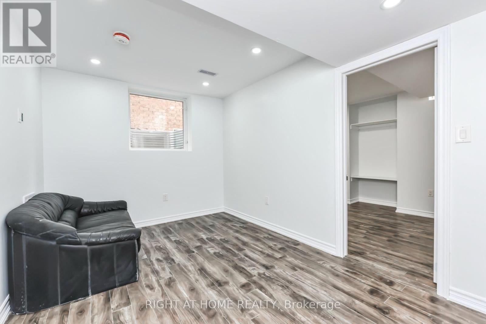 Basement - 59 Vezna Crescent, Brampton, Ontario  L6X 5K4 - Photo 3 - W13094854