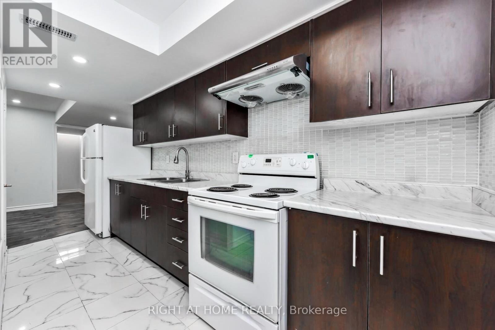 Basement - 59 Vezna Crescent, Brampton, Ontario  L6X 5K4 - Photo 6 - W13094854