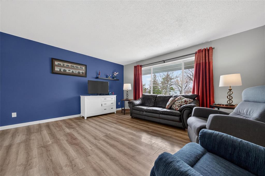 47 Manorview Close, Winnipeg, Manitoba  R2P 0B4 - Photo 2 - 202609696
