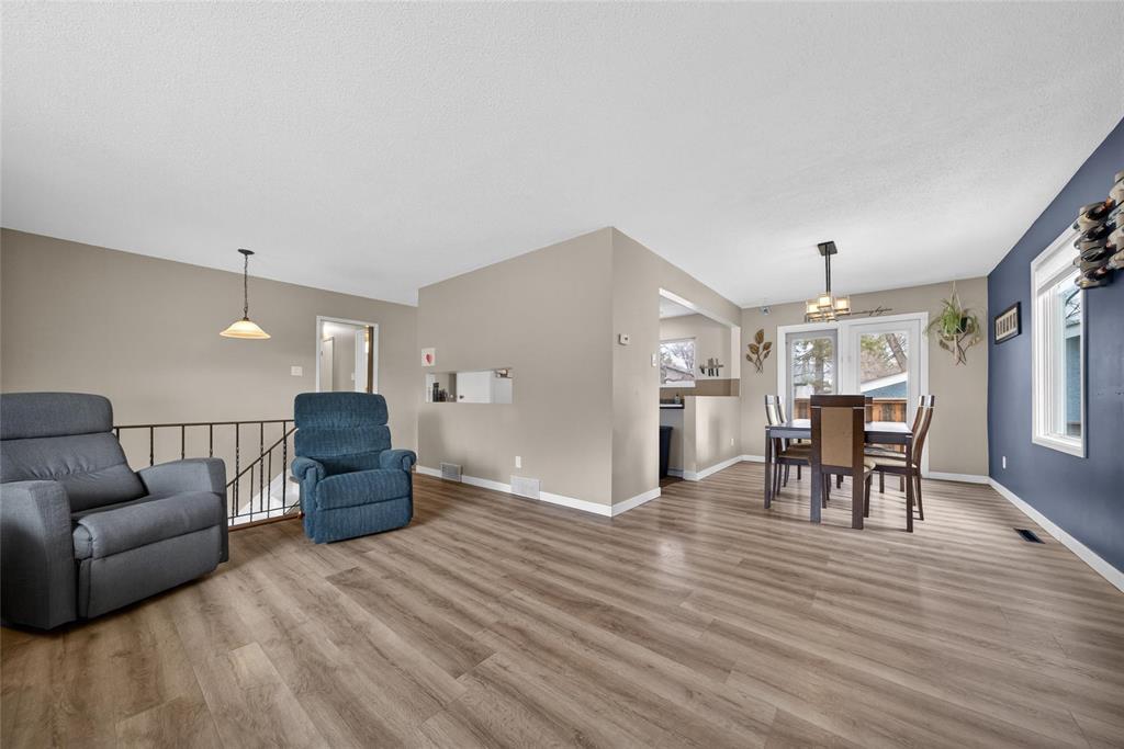 47 Manorview Close, Winnipeg, Manitoba  R2P 0B4 - Photo 4 - 202609696