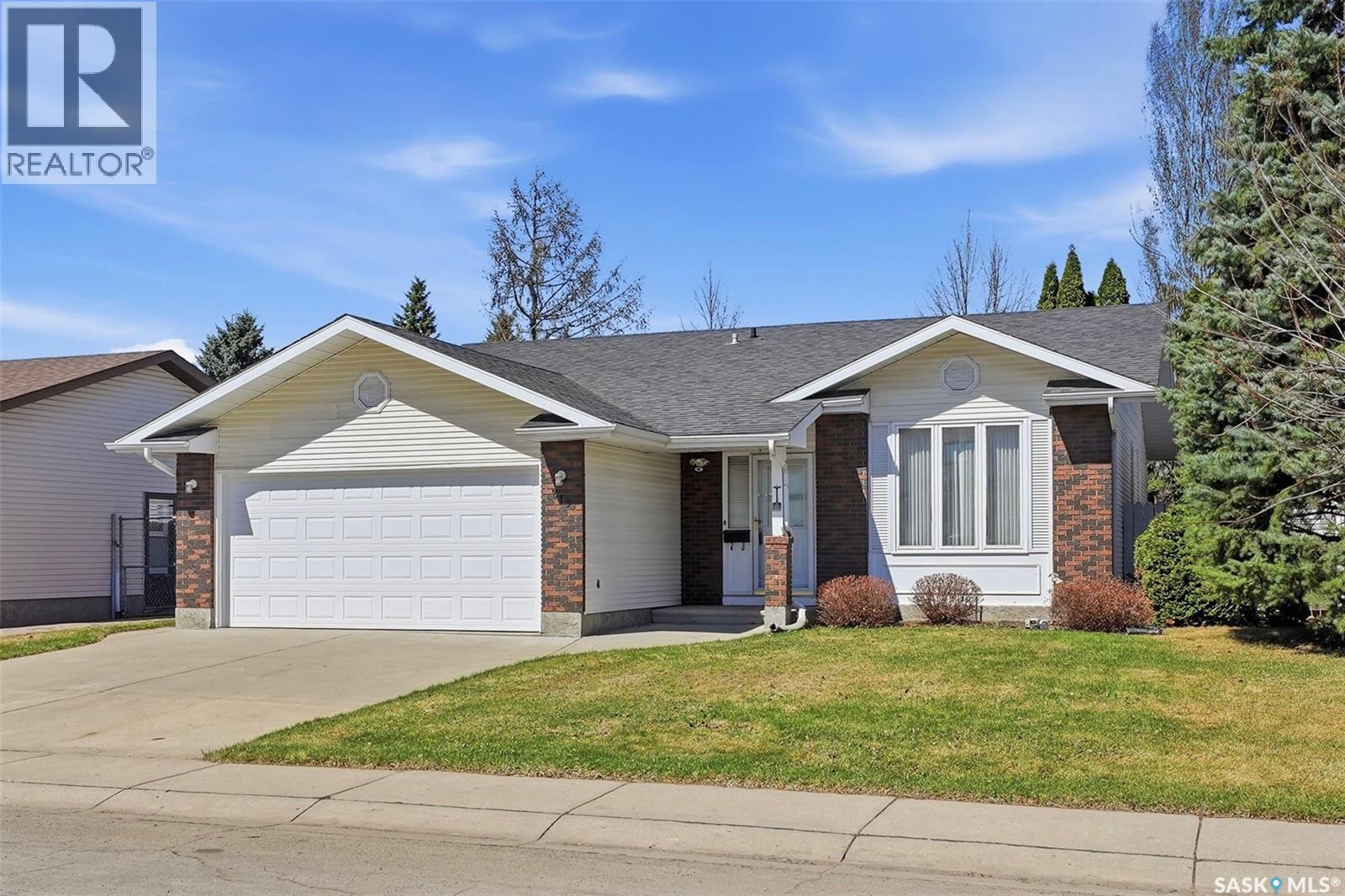 219 Bronson Way, Saskatoon, Saskatchewan  S7J 5C9 - Photo 2 - SK034837