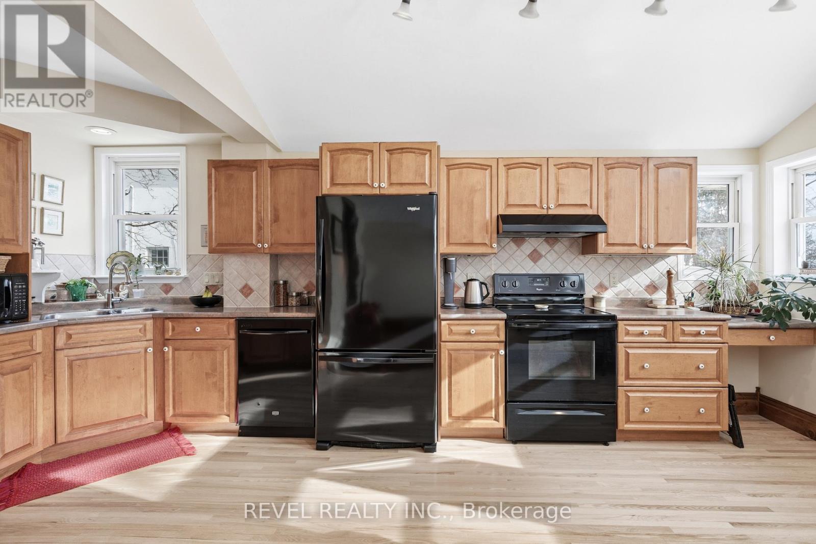 31 Fair Avenue, Kawartha Lakes, Ontario  K9V 3P2 - Photo 15 - X12812112