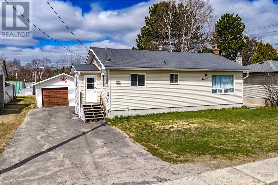 4307 Notre Dame Avenue, Hanmer, Ontario  P3P 1L3 - Photo 19 - 2127580