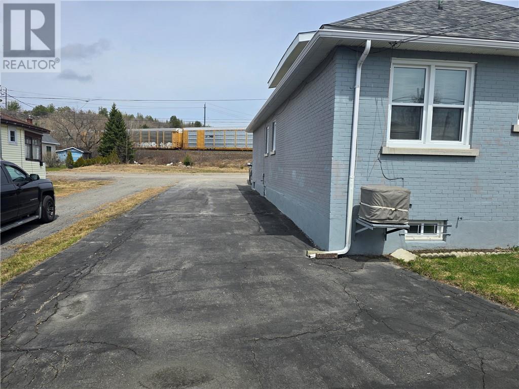 405 Granite Street, Sudbury, Ontario  P3A 4Z5 - Photo 5 - 2127529