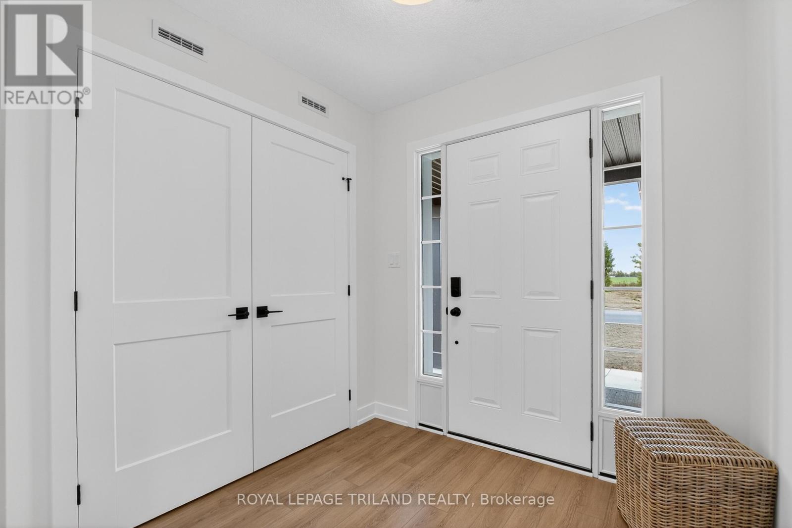 94 Styles Drive, St. Thomas, Ontario  N5R 0N8 - Photo 4 - X12454220