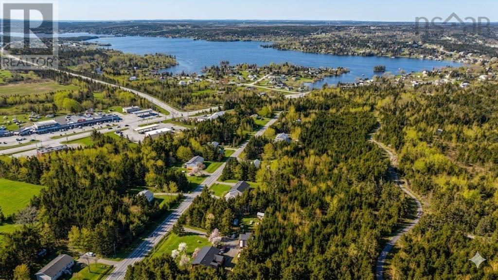 27 Earl Court, Porters Lake, Nova Scotia  B3E 1H8 - Photo 3 - 202603926
