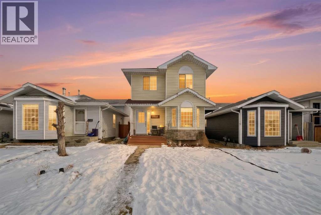 4707 44 Street, Sylvan Lake, Alberta  T4S 1P5 - Photo 1 - A2278687
