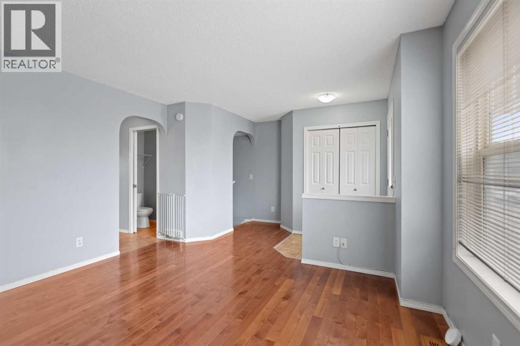 116 Saddlebrook Common NE, Calgary, Alberta  T3J 5M4 - Photo 8 - A2302339