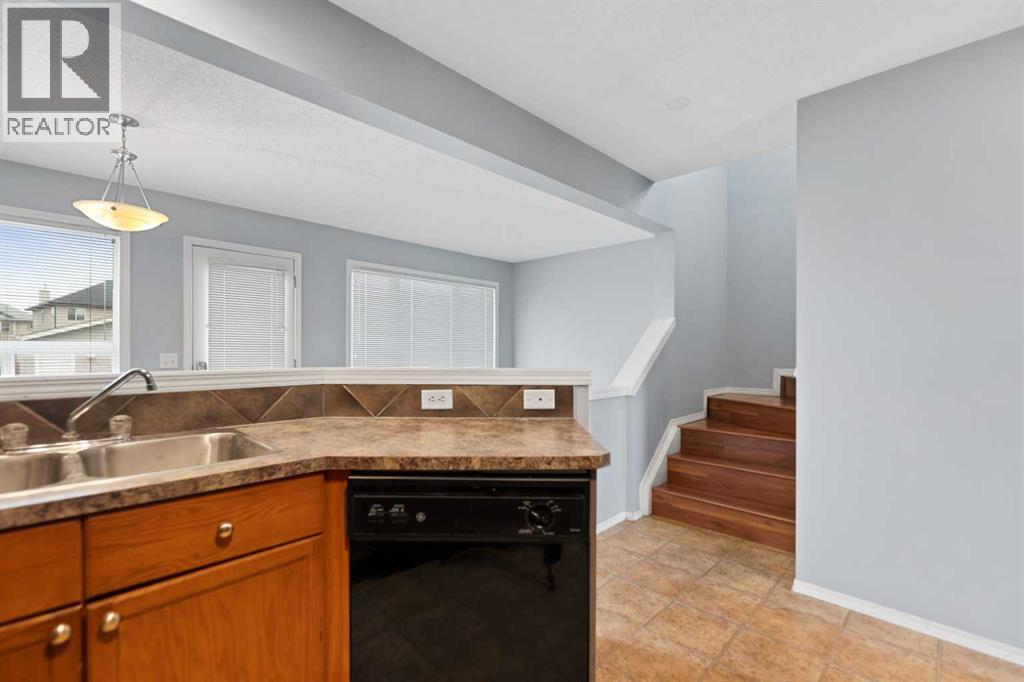 116 Saddlebrook Common NE, Calgary, Alberta  T3J 5M4 - Photo 12 - A2302339