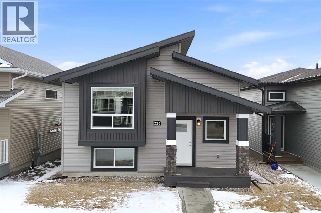 226 Livingston Close, Red Deer, Alberta  T4R 0S8 - Photo 1 - A2300040