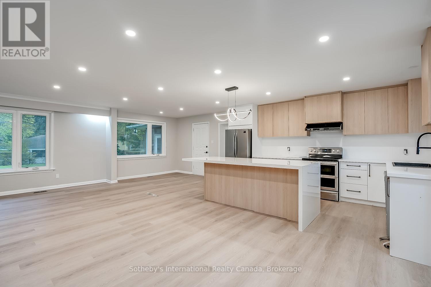 272 Pinehurst Drive, Oakville, Ontario  L6J 4X3 - Photo 10 - W13095172