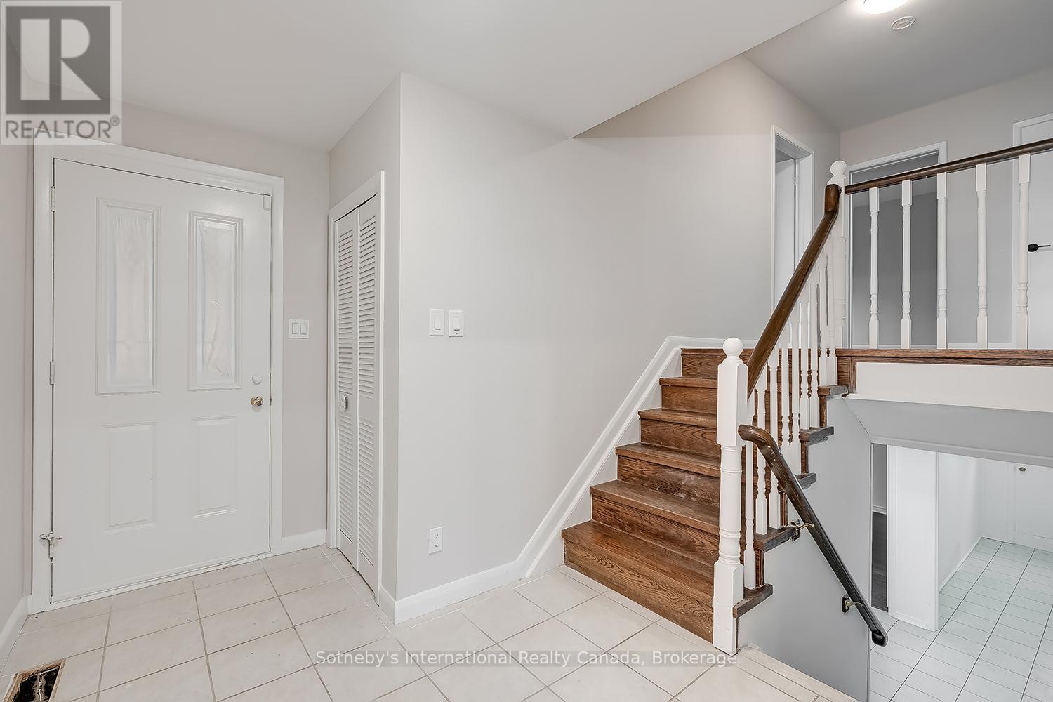 272 Pinehurst Drive, Oakville, Ontario  L6J 4X3 - Photo 11 - W13095172