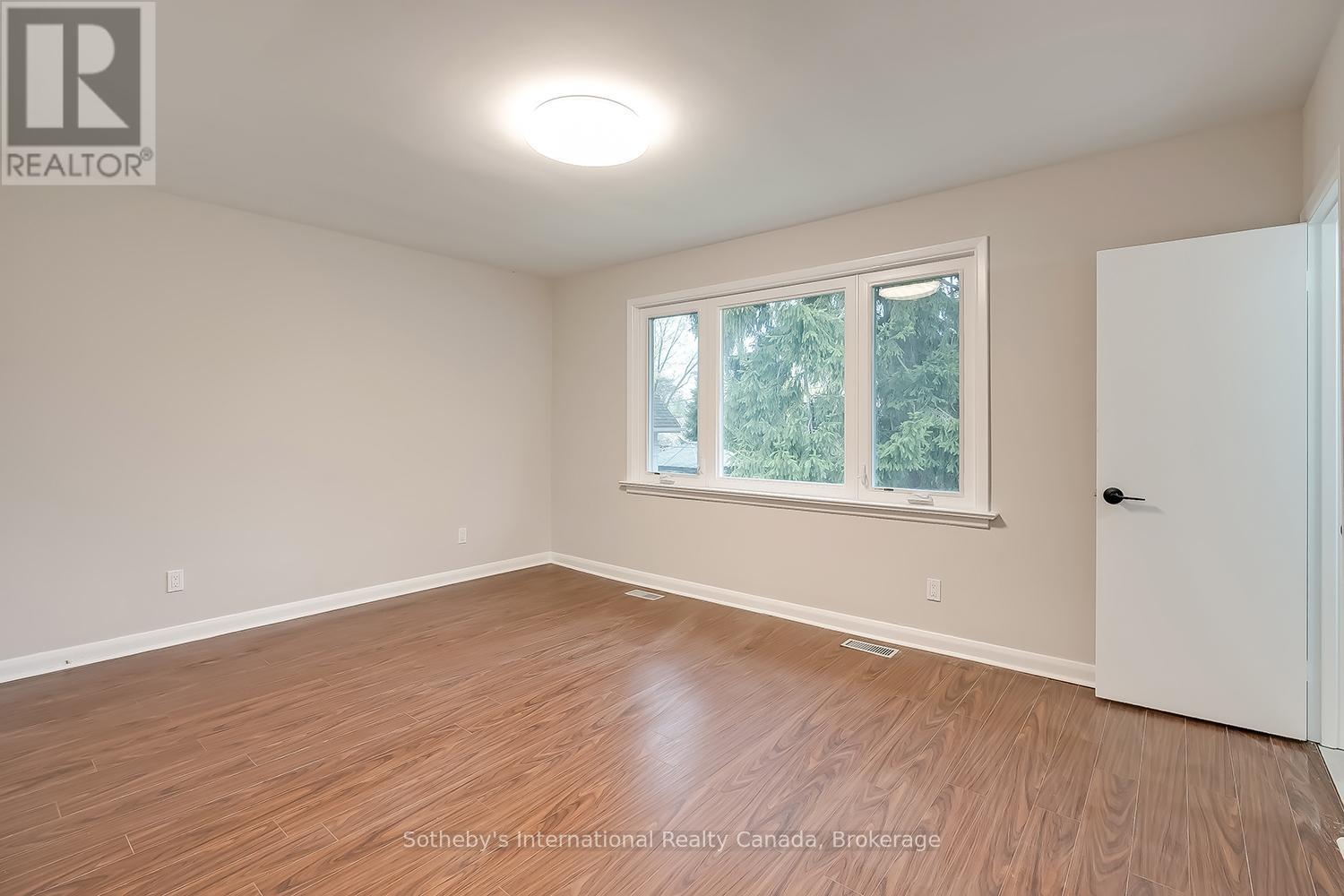 272 Pinehurst Drive, Oakville, Ontario  L6J 4X3 - Photo 12 - W13095172