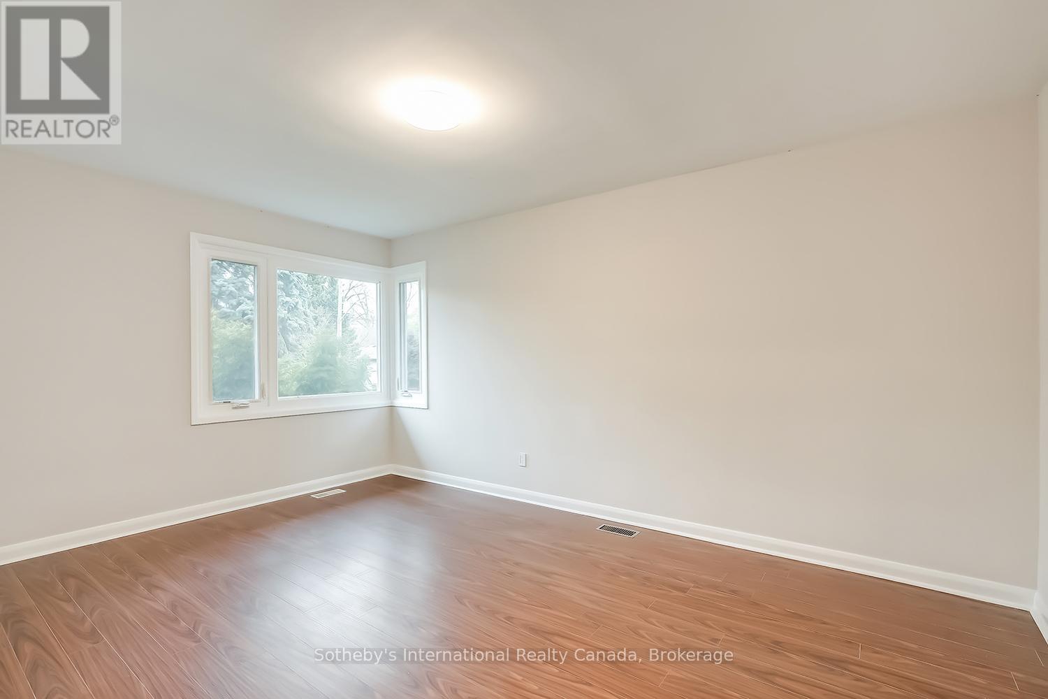 272 Pinehurst Drive, Oakville, Ontario  L6J 4X3 - Photo 16 - W13095172