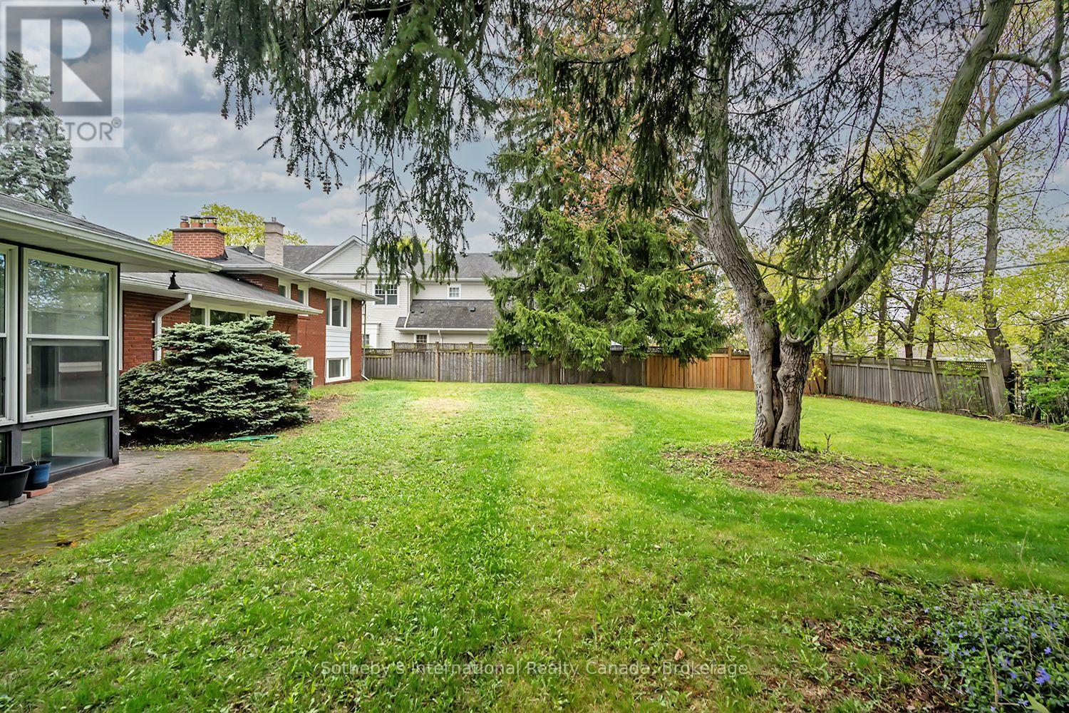 272 Pinehurst Drive, Oakville, Ontario  L6J 4X3 - Photo 24 - W13095172