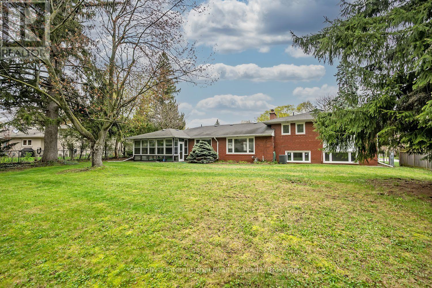 272 Pinehurst Drive, Oakville, Ontario  L6J 4X3 - Photo 25 - W13095172