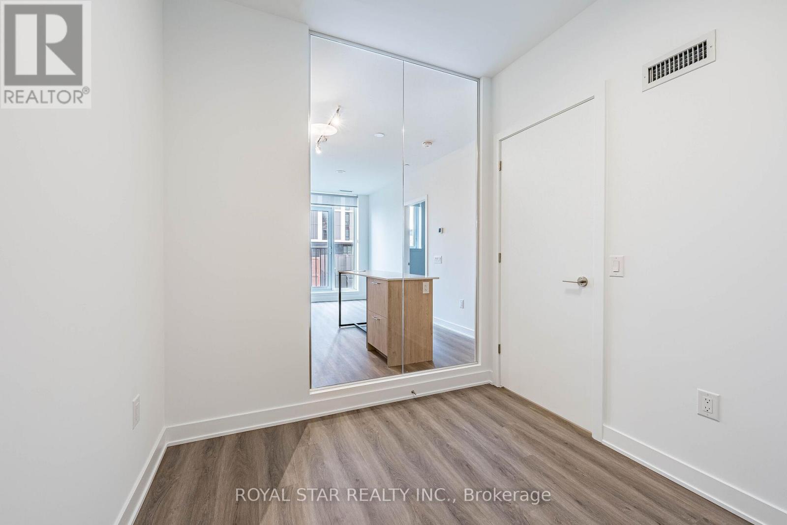 815 - 30 Dreamers Way, Toronto, Ontario  M5A 0Y7 - Photo 18 - C12939148