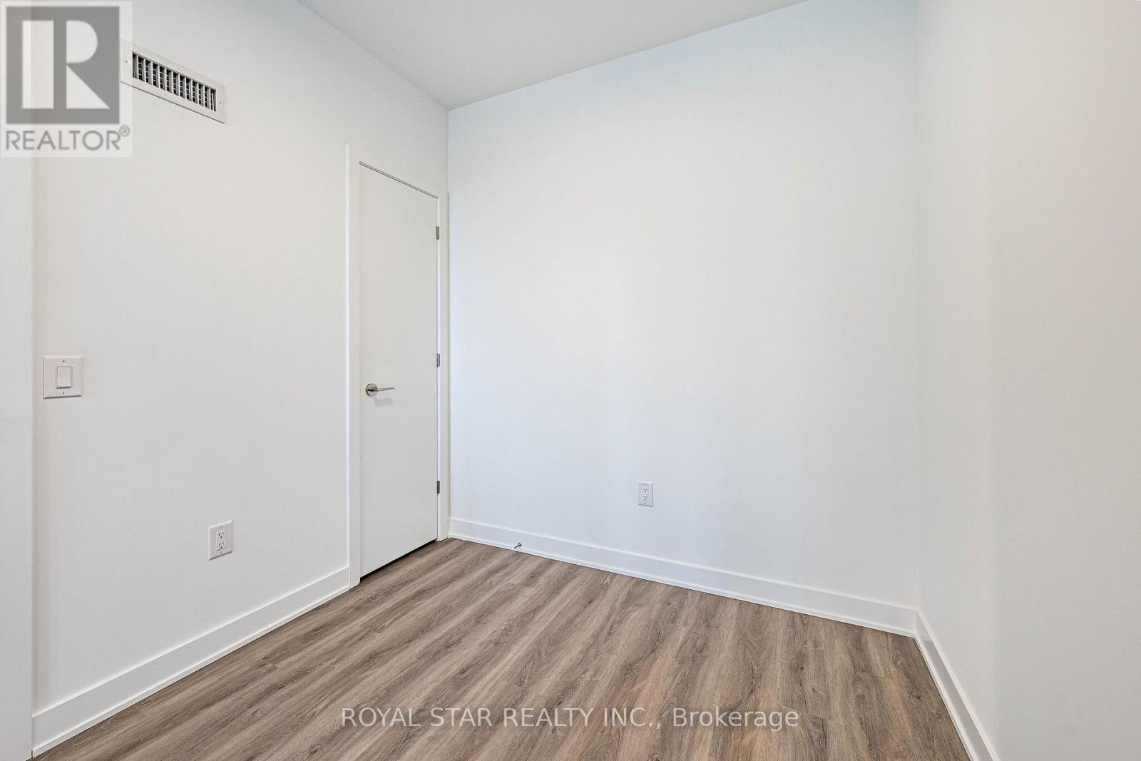 815 - 30 Dreamers Way, Toronto, Ontario  M5A 0Y7 - Photo 17 - C12939148