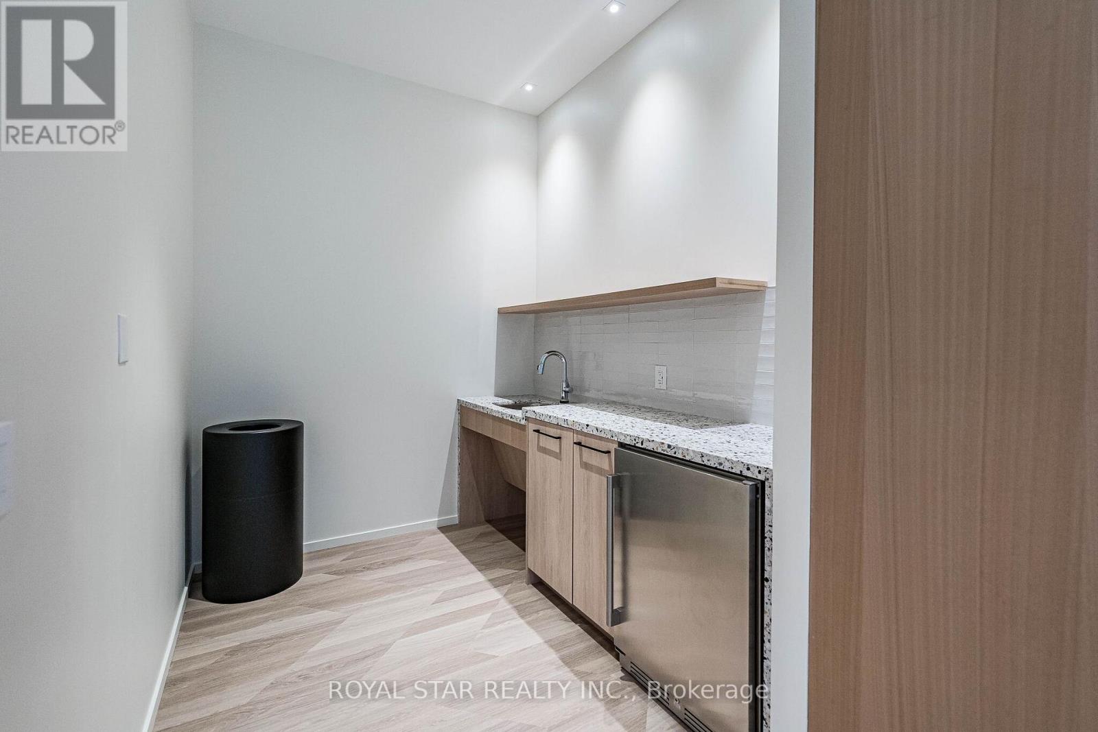 815 - 30 Dreamers Way, Toronto, Ontario  M5A 0Y7 - Photo 31 - C12939148