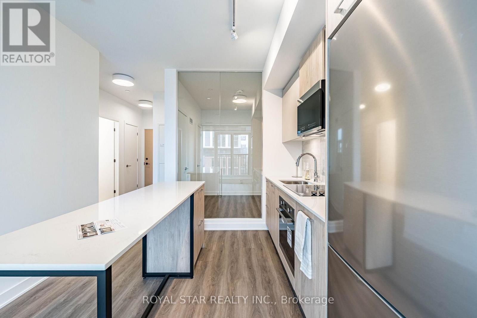 815 - 30 Dreamers Way, Toronto, Ontario  M5A 0Y7 - Photo 9 - C12939148