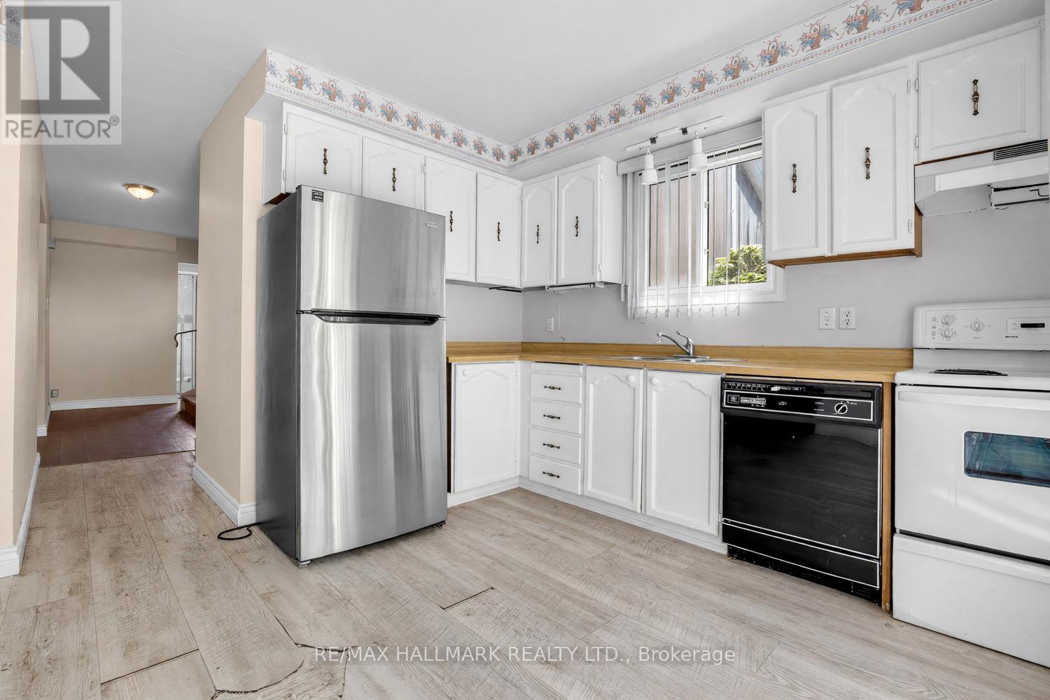 16 Shelbourne Court, Brampton, Ontario  L6Z 1C2 - Photo 13 - W13085752