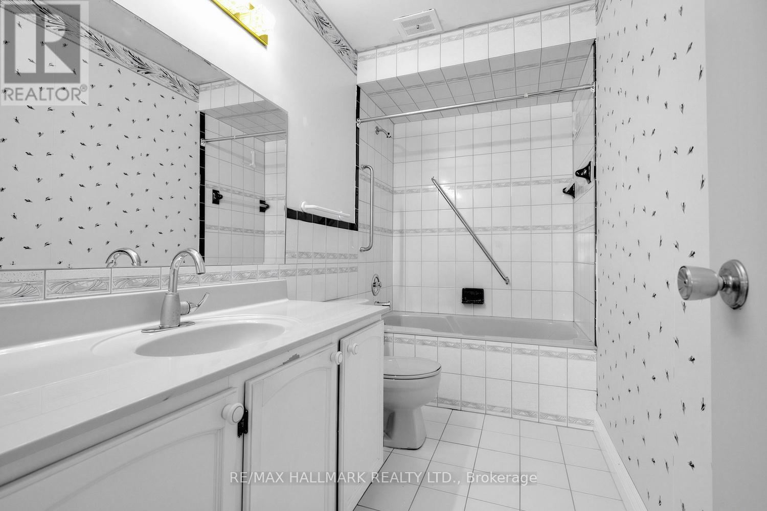 16 Shelbourne Court, Brampton, Ontario  L6Z 1C2 - Photo 26 - W13085752
