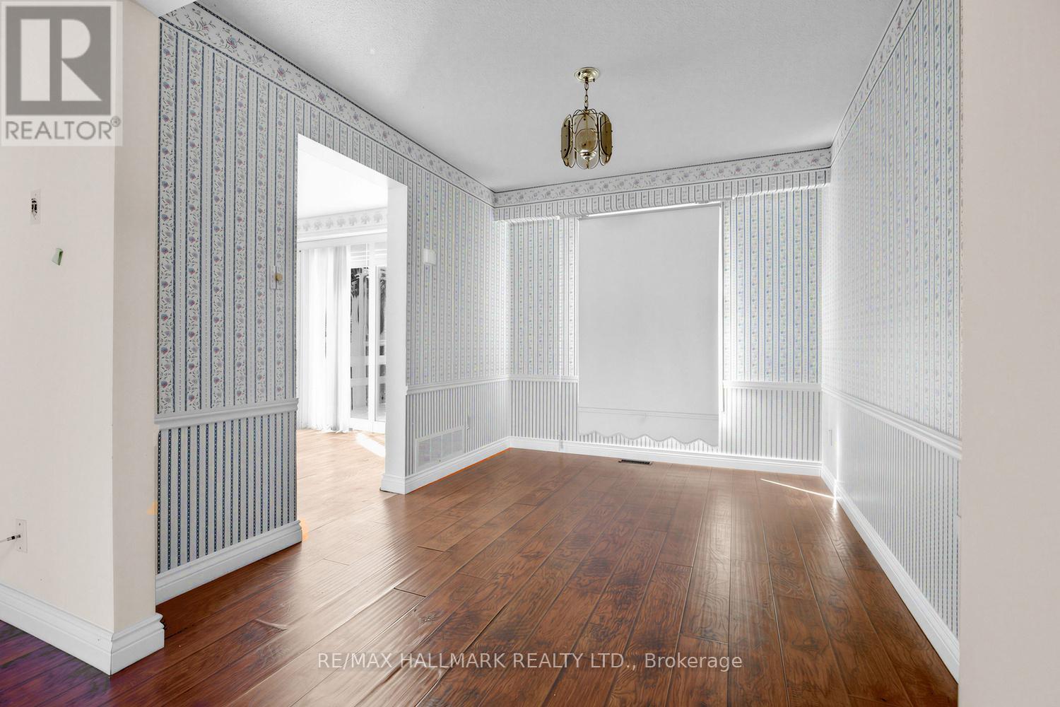 16 Shelbourne Court, Brampton, Ontario  L6Z 1C2 - Photo 9 - W13085752