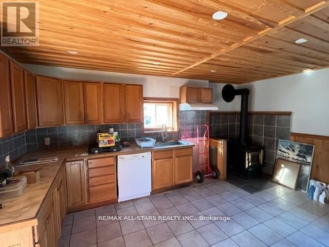 211 Burnt River Road, Kawartha Lakes, Ontario  K0M 1C0 - Photo 6 - X12782122
