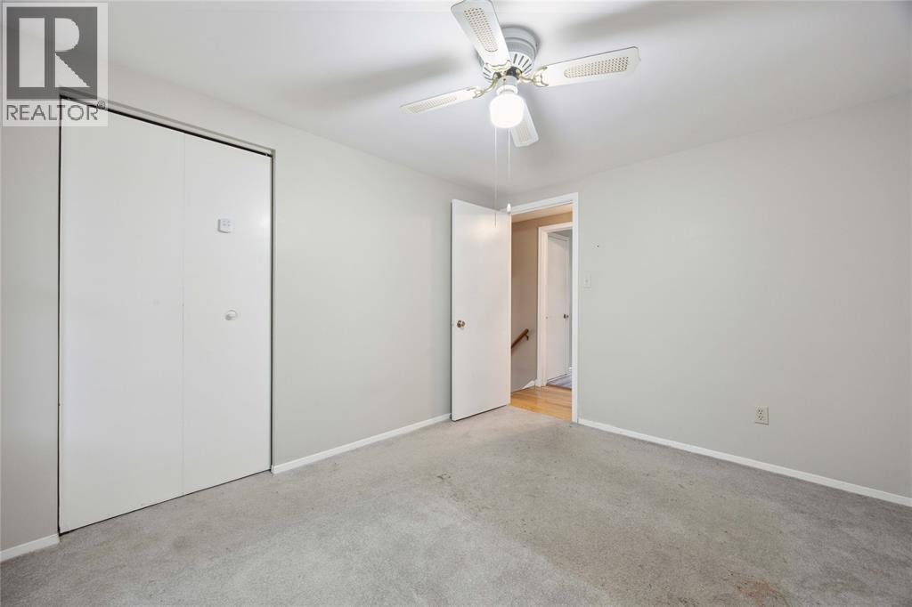 1060 Camelot Crescent, Sarnia, Ontario  N7S 3L3 - Photo 13 - 26010107