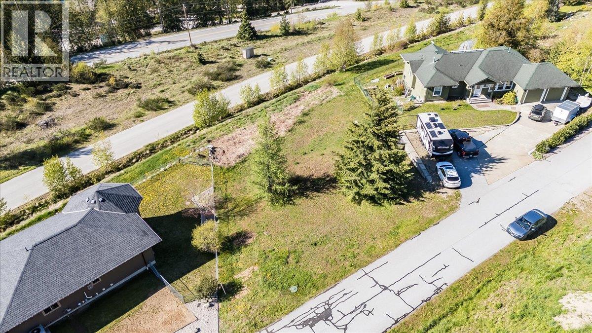 6759 Eagleview Lane, Nelson, British Columbia  V1L 6W6 - Photo 3 - 10381435