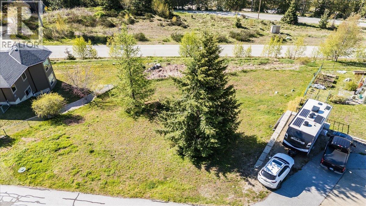 6759 Eagleview Lane, Nelson, British Columbia  V1L 6W6 - Photo 2 - 10381435