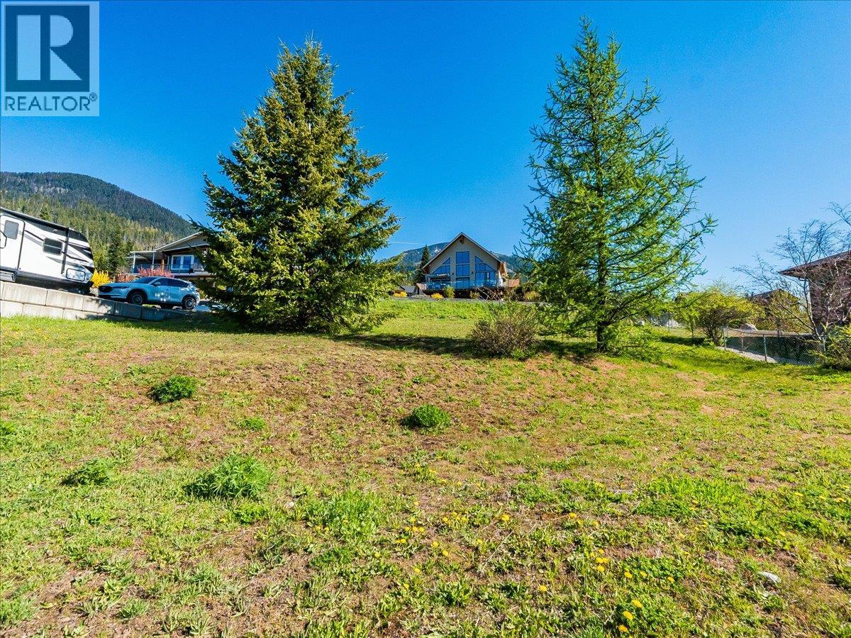 6759 Eagleview Lane, Nelson, British Columbia  V1L 6W6 - Photo 4 - 10381435
