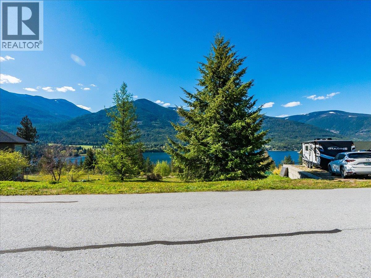 6759 Eagleview Lane, Nelson, British Columbia  V1L 6W6 - Photo 9 - 10381435
